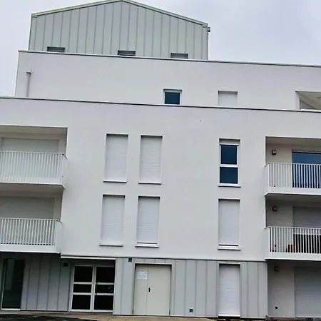 Apartment Grand Neuf Lumineux, Parking Gratuit, 10 Min Centre