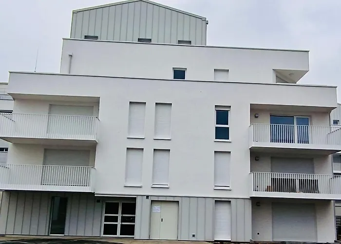 Appartamento Grand Neuf Lumineux, Parking Gratuit, 10 Min Centre