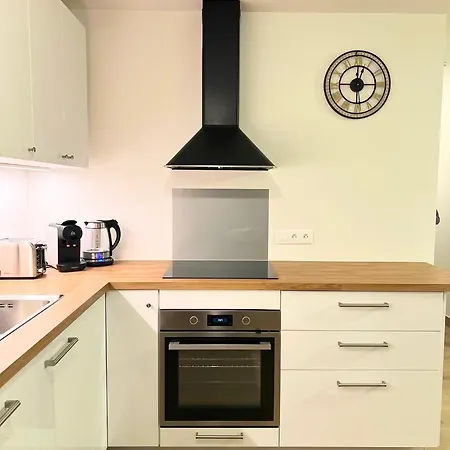 Appartement Grand Neuf Lumineux, Parking Gratuit, 10 Min Centre *